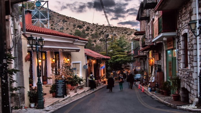 Η ορεινή Ελλάδα στα καλύτερά της: Το ξακουστό χωριό με τα πετρόκτιστα αρχοντικά και το μοναδικό φυσικό τοπίο! Η ορεινή Ελλάδα στα καλύτερά της: Το ξακουστό χωριό με τα πετρόκτιστα αρχοντικά και το μοναδικό φυσικό τοπίο!