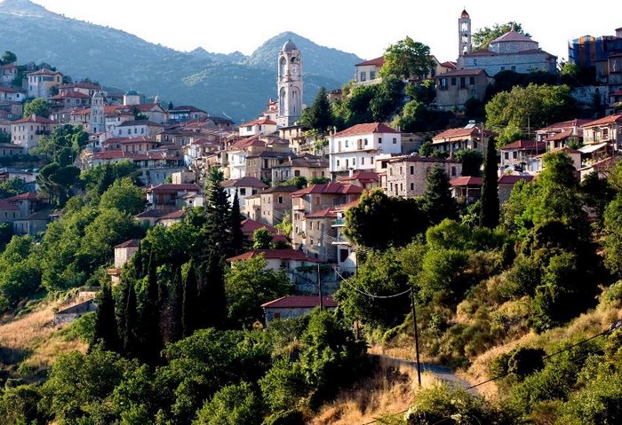 Η ορεινή Ελλάδα στα καλύτερά της: Το ξακουστό χωριό με τα πετρόκτιστα αρχοντικά και το μοναδικό φυσικό τοπίο! Η ορεινή Ελλάδα στα καλύτερά της: Το ξακουστό χωριό με τα πετρόκτιστα αρχοντικά και το μοναδικό φυσικό τοπίο!