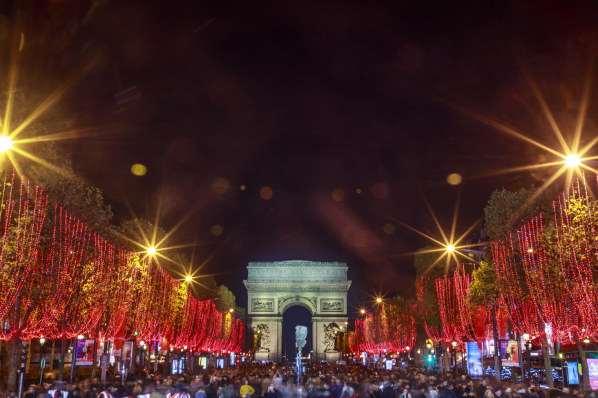 Χριστούγεννα στο Παρίσι – Η μαγική φωταγώγηση στα Ηλύσια Πεδία