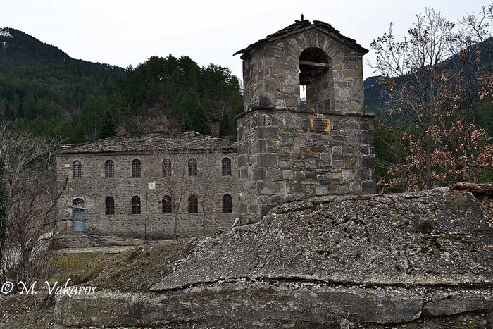 Το Ελληνικό χωριό που ο χρόνος έχει σταματήσει δυο αιώνες πριν. Ένα στολίδι αρχιτεκτονικής από πέτρα και ξύλο! Το Ελληνικό χωριό που ο χρόνος έχει σταματήσει δυο αιώνες πριν. Ένα στολίδι αρχιτεκτονικής από πέτρα και ξύλο!