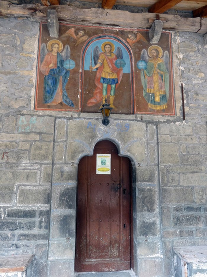 Το Ελληνικό χωριό που ο χρόνος έχει σταματήσει δυο αιώνες πριν. Ένα στολίδι αρχιτεκτονικής από πέτρα και ξύλο!