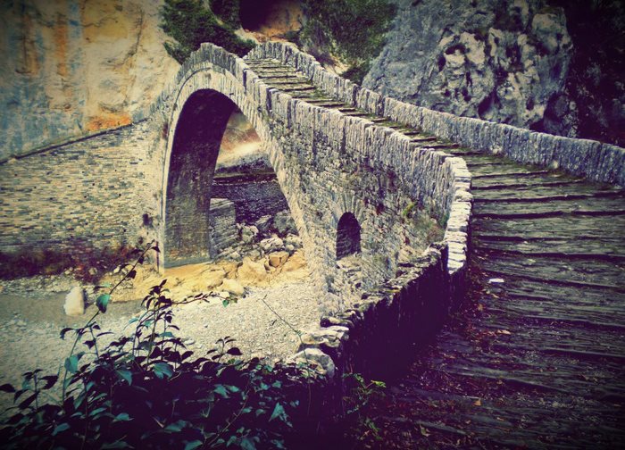 Τα 21 ωραιότερα γεφύρια της Ηπείρου που αντέχουν στο πέρασμα των χρόνων Τα 21 ωραιότερα γεφύρια της Ηπείρου που αντέχουν στο πέρασμα των χρόνων