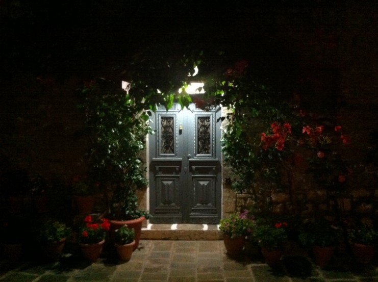 Το Ελληνικό χωριό που ο χρόνος έχει σταματήσει δυο αιώνες πριν. Ένα στολίδι αρχιτεκτονικής από πέτρα και ξύλο! Το Ελληνικό χωριό που ο χρόνος έχει σταματήσει δυο αιώνες πριν. Ένα στολίδι αρχιτεκτονικής από πέτρα και ξύλο!