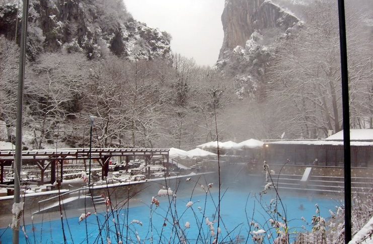 Λουτρά Πόζαρ: Θεραπεία και χαλάρωση σε καυτά νερά Λουτρά Πόζαρ: Θεραπεία και χαλάρωση σε καυτά νερά