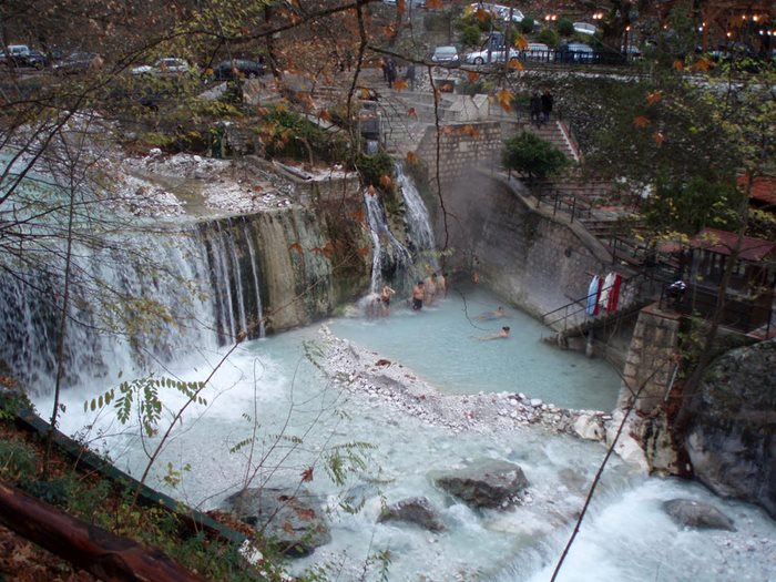 Λουτρά Πόζαρ: Θεραπεία και χαλάρωση σε καυτά νερά Λουτρά Πόζαρ: Θεραπεία και χαλάρωση σε καυτά νερά