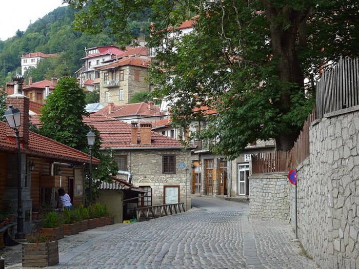 Το υπέροχο διαμάντι της Πίνδου. Κεραμιδένιες στέγες και ξύλινα χαγιάτια κρυμμένα ανάμεσα σε οξιές και έλατα! Το υπέροχο διαμάντι της Πίνδου. Κεραμιδένιες στέγες και ξύλινα χαγιάτια κρυμμένα ανάμεσα σε οξιές και έλατα!