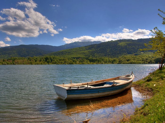 Τοπίο που θυμίζει τα φιορδ της Νορβηγίας. Αλλά.. βρίσκεται στην Ελλάδα! Τοπίο που θυμίζει τα φιορδ της Νορβηγίας. Αλλά.. βρίσκεται στην Ελλάδα!