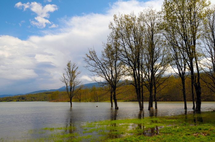 Τοπίο που θυμίζει τα φιορδ της Νορβηγίας. Αλλά.. βρίσκεται στην Ελλάδα! Τοπίο που θυμίζει τα φιορδ της Νορβηγίας. Αλλά.. βρίσκεται στην Ελλάδα!