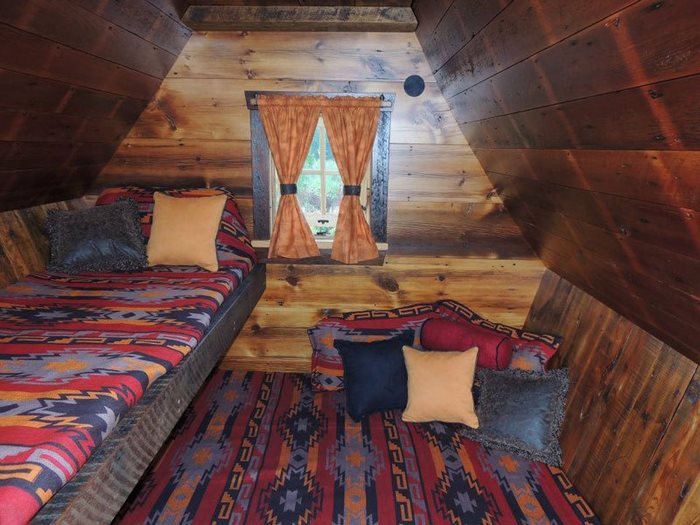 Ένας ξυλουργός κατασκευάζει σπίτια που μοιάζουν σαν να ξεπήδησαν από παραμύθι! Ένας ξυλουργός κατασκευάζει σπίτια που μοιάζουν σαν να ξεπήδησαν από παραμύθι!