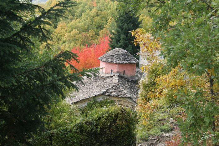 Ζαγοροχώρια: Σαράντα έξι πανέμορφα χωριά σκαρφαλωμένα στα βουνά των Ιωαννίνων Ζαγοροχώρια: Σαράντα έξι πανέμορφα χωριά σκαρφαλωμένα στα βουνά των Ιωαννίνων