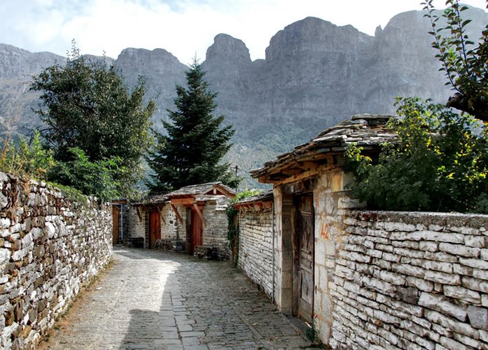 Ζαγοροχώρια: Σαράντα έξι πανέμορφα χωριά σκαρφαλωμένα στα βουνά των Ιωαννίνων Ζαγοροχώρια: Σαράντα έξι πανέμορφα χωριά σκαρφαλωμένα στα βουνά των Ιωαννίνων