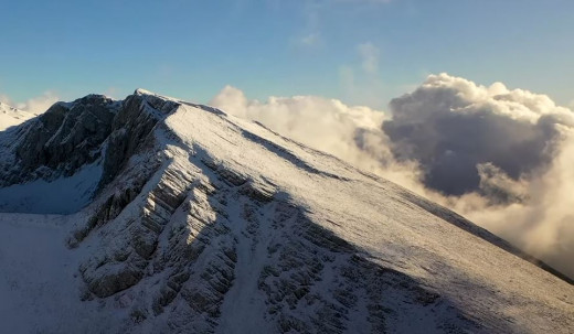 Στα λευκά ο Παρνασσός – Μαγευτικές εικόνες από το χιονισμένο βουνό