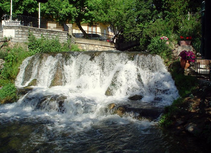 Το "Μάντσεστερ της Ελλάδας": Η παραμυθένια πόλη με τα ποτάμια, τους καταρράκτες και τα Το "Μάντσεστερ της Ελλάδας": Η παραμυθένια πόλη με τα ποτάμια, τους καταρράκτες αλλά και τα ομορφότερα παλιά σπίτια!