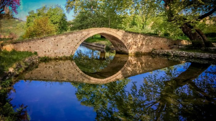 Το "Μάντσεστερ της Ελλάδας": Η παραμυθένια πόλη με τα ποτάμια, τους καταρράκτες και τα Το "Μάντσεστερ της Ελλάδας": Η παραμυθένια πόλη με τα ποτάμια, τους καταρράκτες αλλά και τα ομορφότερα παλιά σπίτια!