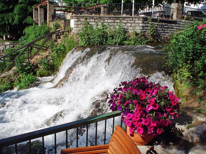 Το "Μάντσεστερ της Ελλάδας": Η παραμυθένια πόλη με τα ποτάμια, τους καταρράκτες και τα Το "Μάντσεστερ της Ελλάδας": Η παραμυθένια πόλη με τα ποτάμια, τους καταρράκτες αλλά και τα ομορφότερα παλιά σπίτια!