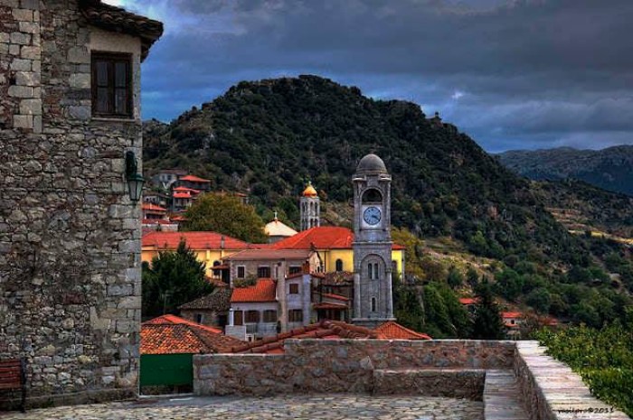 Η αρχαιότερη βιβλιοθήκη της Ελλάδας βρίσκεται σε ένα ορεινό χωριό μόλις 342 κατοίκων