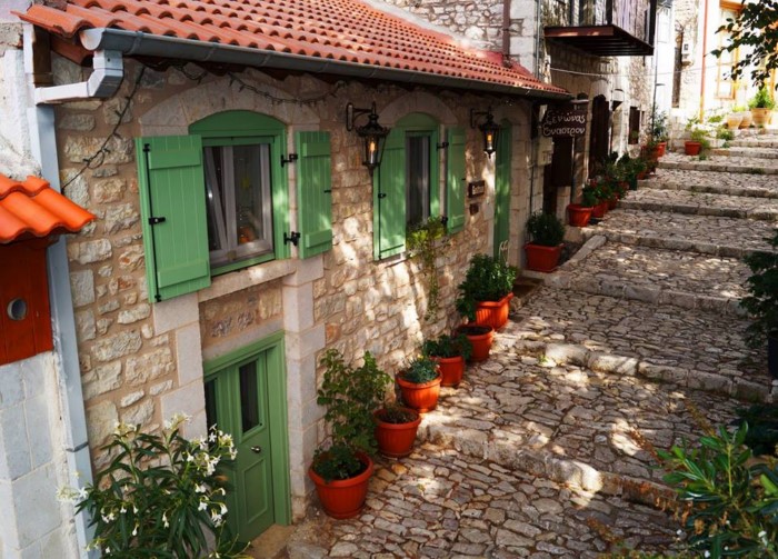 Η αρχαιότερη βιβλιοθήκη της Ελλάδας βρίσκεται σε ένα ορεινό χωριό μόλις 342 κατοίκων
