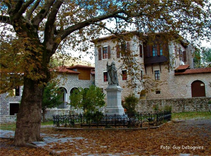 Η αρχαιότερη βιβλιοθήκη της Ελλάδας βρίσκεται σε ένα ορεινό χωριό μόλις 342 κατοίκων