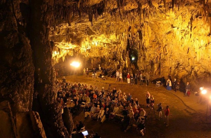 Δρογκαράτη: Το απίστευτης ομορφιάς σπήλαιο που ανακαλύφθηκε λόγω ενός.. σεισμού
