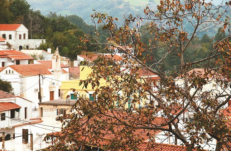 Το άγνωστο ελληνικό χωριό με τους καταρράκτες που οι κάτοικοί του είναι όλοι πετυχημένοι επιχειρηματίες