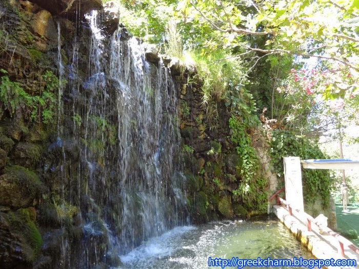 Το άγνωστο ελληνικό χωριό με τους καταρράκτες που οι κάτοικοί του είναι όλοι πετυχημένοι επιχειρηματίες