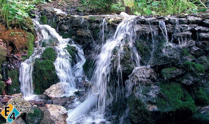 Το άγνωστο ελληνικό χωριό με τους καταρράκτες που οι κάτοικοί του είναι όλοι πετυχημένοι επιχειρηματίες