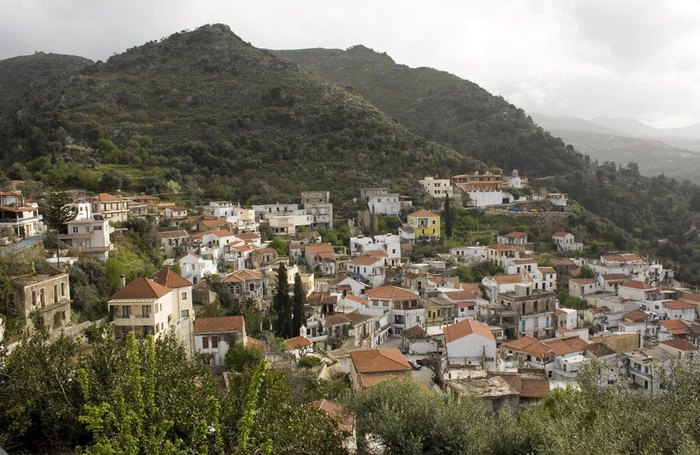 Το άγνωστο ελληνικό χωριό με τους καταρράκτες που οι κάτοικοί του είναι όλοι πετυχημένοι επιχειρηματίες