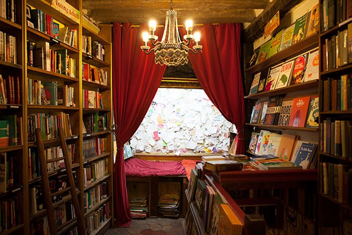 Το πιο μαγικό βιβλιοπωλείο του κόσμου βρίσκεται στο Παρίσι! Το πιο μαγικό βιβλιοπωλείο του κόσμου βρίσκεται στο Παρίσι!