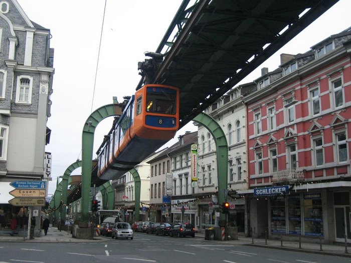 Βούπερταλ: Η πόλη με τον εντυπωσιακό εναέριο σιδηρόδρομο!