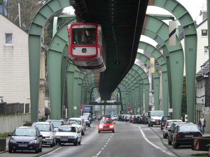 Βούπερταλ: Η πόλη με τον εντυπωσιακό εναέριο σιδηρόδρομο!