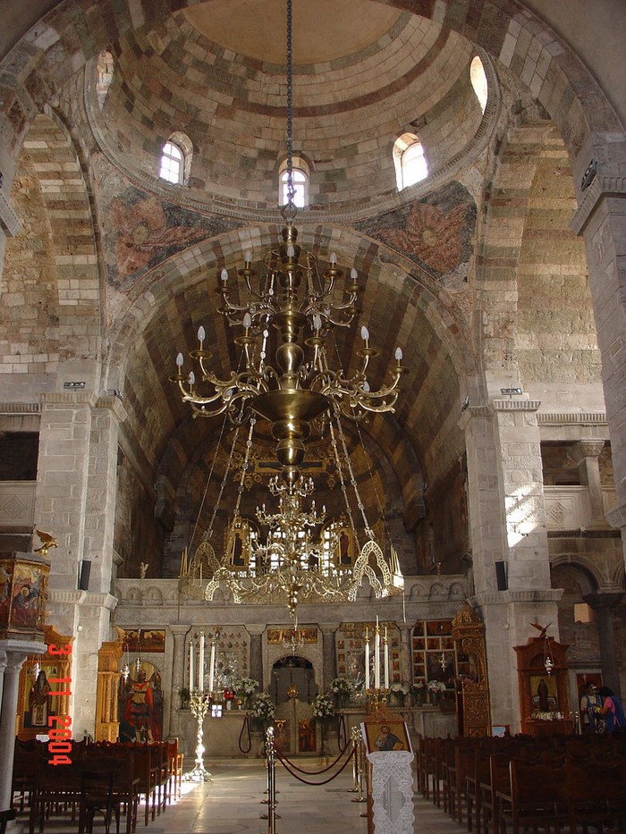 Παναγία Εκατονταπυλιανή: Ο ιστορικός ναός της Πάρου με τις 100 πόρτες. 99 φανερές και μία κρυφή Παναγία Εκατονταπυλιανή: Ο ιστορικός ναός της Πάρου με τις 100 πόρτες. 99 φανερές και μία κρυφή