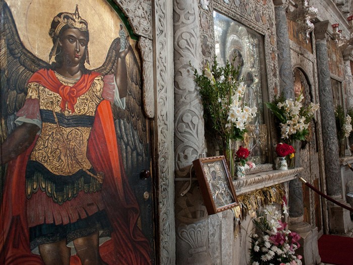 Παναγία Εκατονταπυλιανή: Ο ιστορικός ναός της Πάρου με τις 100 πόρτες. 99 φανερές και μία κρυφή Παναγία Εκατονταπυλιανή: Ο ιστορικός ναός της Πάρου με τις 100 πόρτες. 99 φανερές και μία κρυφή