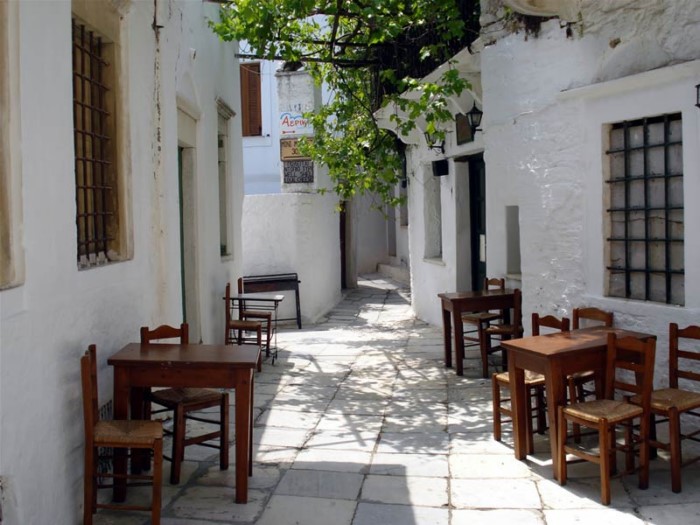 Tο "παράξενο χωριουδάκι" της Ελλάδας: Παντού μάρμαρο και οι κάτοικοι του μιλούν Κρητικά.. Αλλά δεν βρίσκεται στην Κρήτη! 