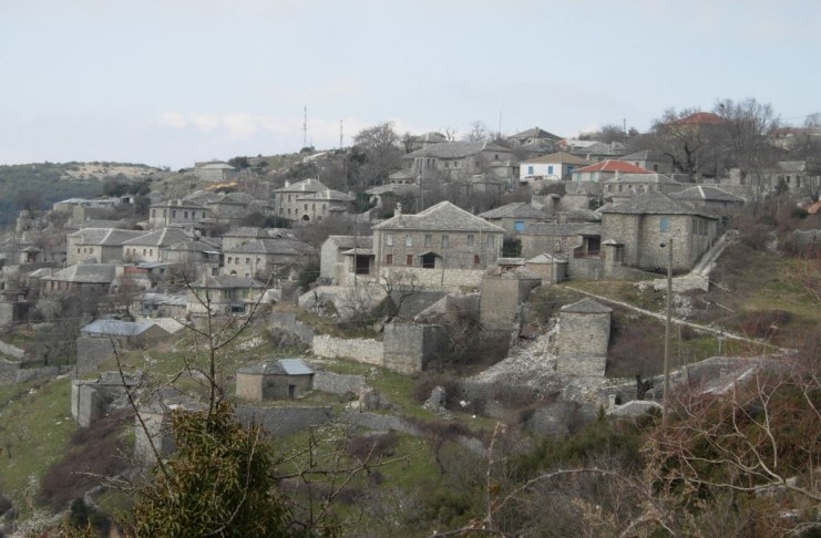 Ελαφότοπος Ζαγορίου: Η Ρόκκα της Λένας …Και η Λένα της Ρόκκας Ελαφότοπος Ζαγορίου: Η Ρόκκα της Λένας …Και η Λένα της Ρόκκας