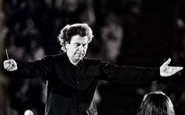 Τα “Δακρυσμένα Μάτια” του Μίκη Θεοδωράκη στην κορυφή των Ιμαλαΐων