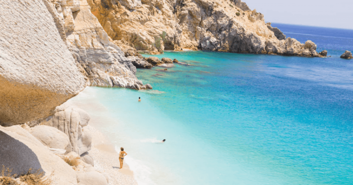 Μαγευτική Ικαρία: Το ελληνικό νησί που ζεις χωρίς ρολόι, άγχος και ταλαιπωρία.