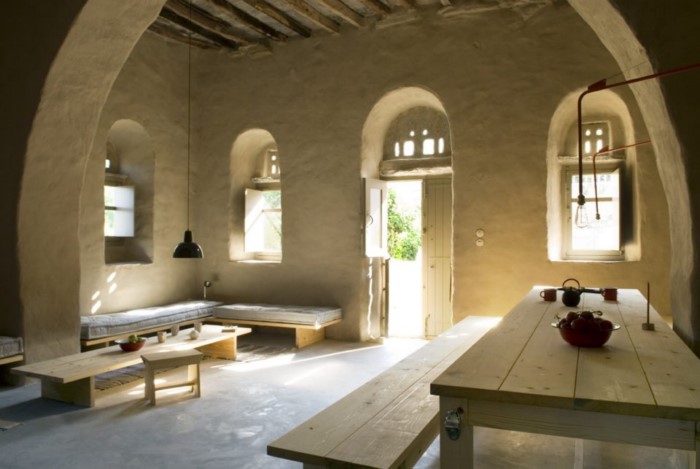 Ο Έλληνας αρχιτέκτονας που δίνει νέα ζωή σε παλιά αγροτικά και κτηνοτροφικά κτίσματα Ο Έλληνας αρχιτέκτονας που δίνει νέα ζωή σε παλιά αγροτικά και κτηνοτροφικά κτίσματα