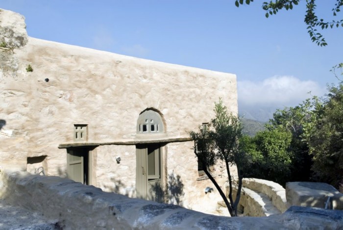 Ο Έλληνας αρχιτέκτονας που δίνει νέα ζωή σε παλιά αγροτικά και κτηνοτροφικά κτίσματα