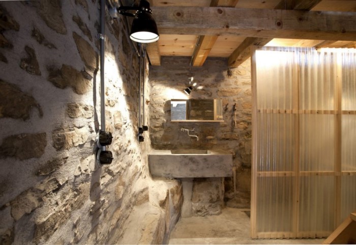 Ο Έλληνας αρχιτέκτονας που δίνει νέα ζωή σε παλιά αγροτικά και κτηνοτροφικά κτίσματα Ο Έλληνας αρχιτέκτονας που δίνει νέα ζωή σε παλιά αγροτικά και κτηνοτροφικά κτίσματα