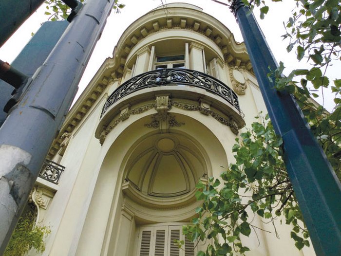 Τα ωραιότερα προπολεμικά σπίτια στην Πατησίων έχουν πολλές ιστορίες να διηγηθούν Τα ωραιότερα προπολεμικά σπίτια στην Πατησίων έχουν πολλές ιστορίες να διηγηθούν