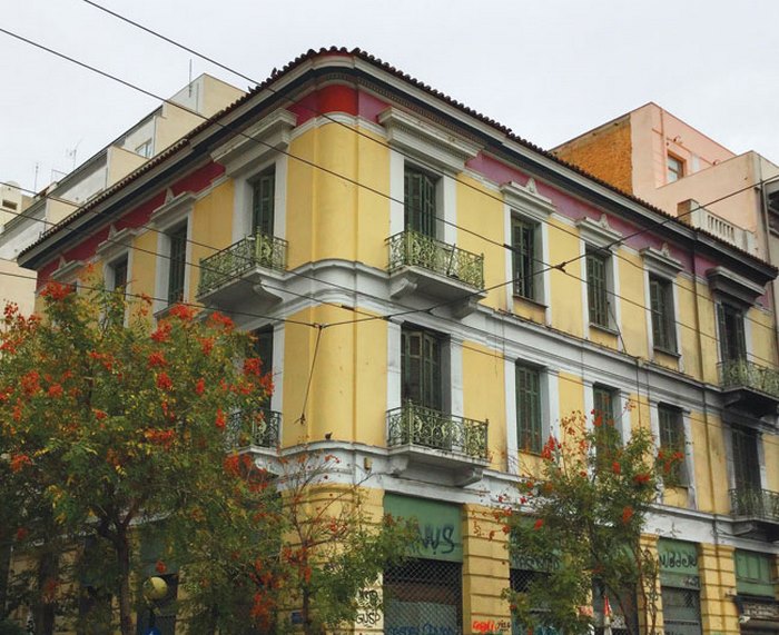 Τα ωραιότερα προπολεμικά σπίτια στην Πατησίων έχουν πολλές ιστορίες να διηγηθούν Τα ωραιότερα προπολεμικά σπίτια στην Πατησίων έχουν πολλές ιστορίες να διηγηθούν