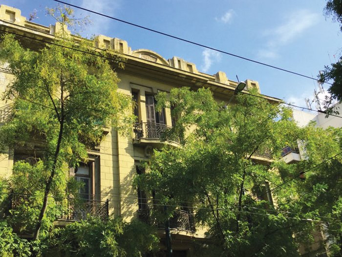 Τα ωραιότερα προπολεμικά σπίτια στην Πατησίων έχουν πολλές ιστορίες να διηγηθούν Τα ωραιότερα προπολεμικά σπίτια στην Πατησίων έχουν πολλές ιστορίες να διηγηθούν