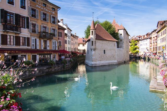 Οι οχτώ πόλεις της Γαλλίας που αξίζει να τις επισκεφτείτε για το πιο ρομαντικό ταξίδι!