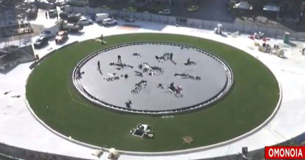 Πλατεία Ομονοίας: Αποκαλύφθηκε το σιντριβάνι με το γρασίδι