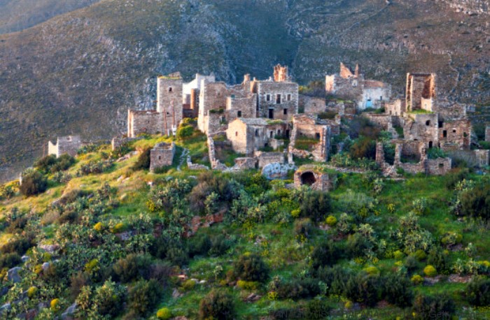 Λακωνική Μάνη: Μια γη φτιαγμένη από πέτρα, φως και ιστορίες με κουρσάρους Λακωνική Μάνη: Μια γη φτιαγμένη από πέτρα, φως και ιστορίες με κουρσάρους