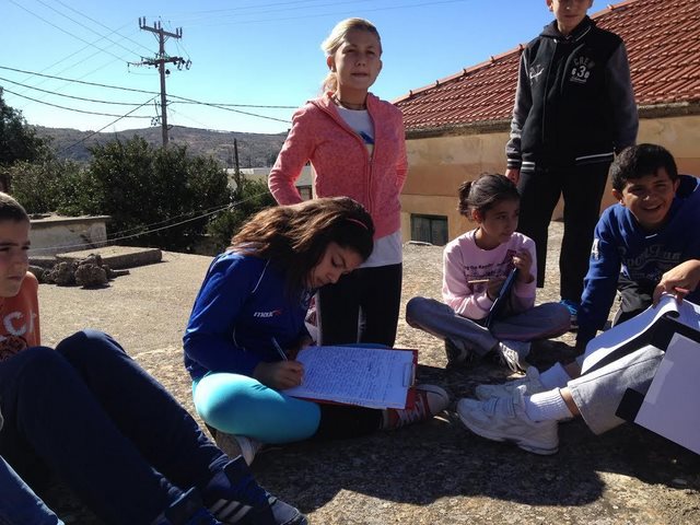 'Αγγελος Πατσιάς: Ο νεαρός δάσκαλος που έφτιαξε ένα αλλιώτικο δημοτικό σχολείο στο Ρέθυμνο