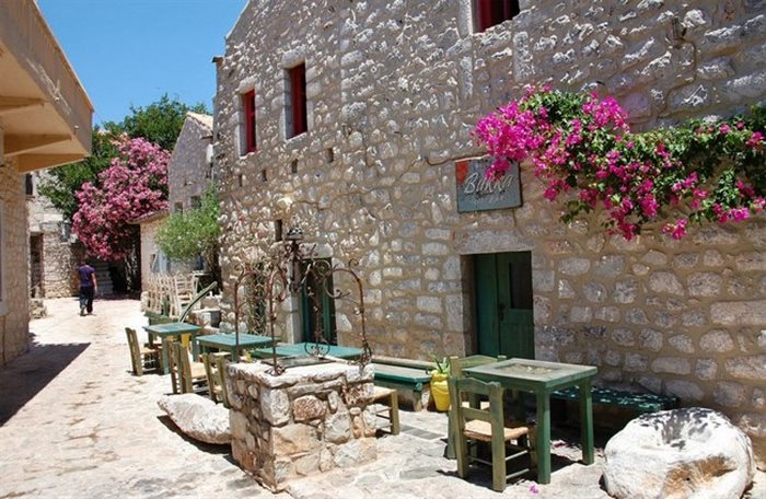 Μάνη: Ελαιογραφία στα χρώματα της Άνοιξης! Μάνη: Ελαιογραφία στα χρώματα της Άνοιξης!