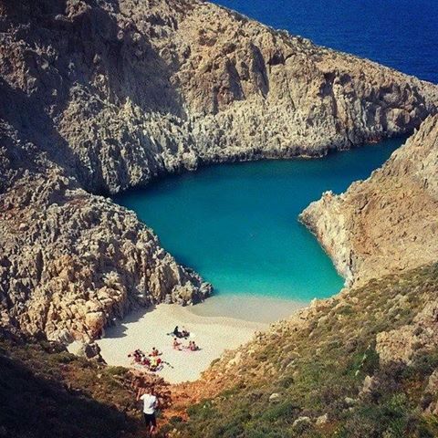 Η ωραιότερη "άγνωστη" παραλία της Ελλάδας που.. κοντράρει τον Παράδεισο! Η ωραιότερη "άγνωστη" παραλία της Ελλάδας που.. κοντράρει τον Παράδεισο!