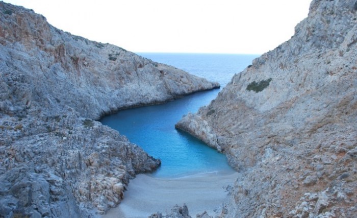 Η ωραιότερη "άγνωστη" παραλία της Ελλάδας που.. κοντράρει τον Παράδεισο! Η ωραιότερη "άγνωστη" παραλία της Ελλάδας που.. κοντράρει τον Παράδεισο!