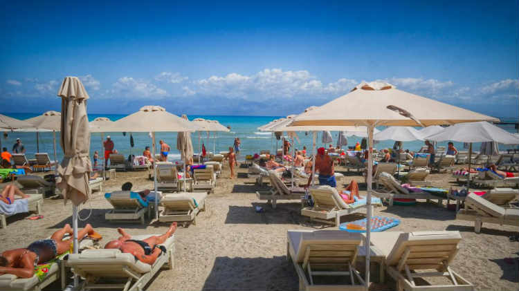 Το 50% των Ελλήνων σχεδιάζει να πάει διακοπές το καλοκαίρι. Εσείς;